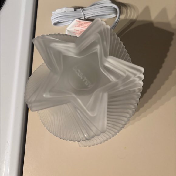 Star Frosted Glass Scentsy Warmer - Picture 2 of 4